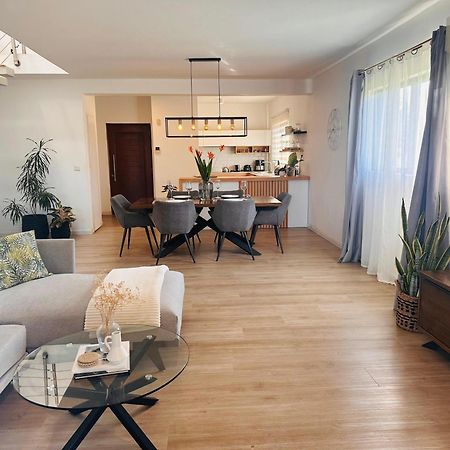 Modern Villa In Grand Bay - Short Walk To Beach Exteriör bild