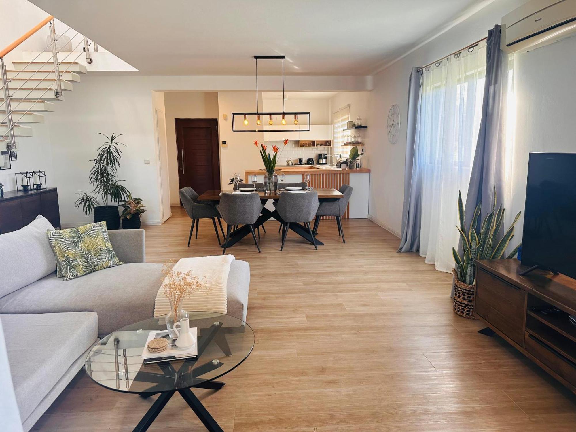 Modern Villa In Grand Bay - Short Walk To Beach Exteriör bild