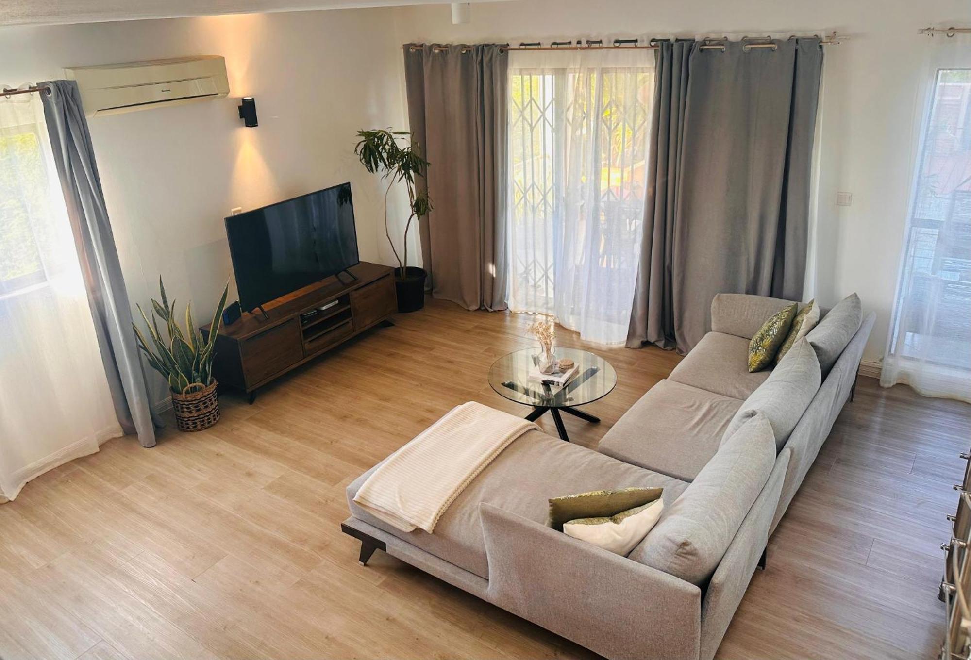 Modern Villa In Grand Bay - Short Walk To Beach Exteriör bild